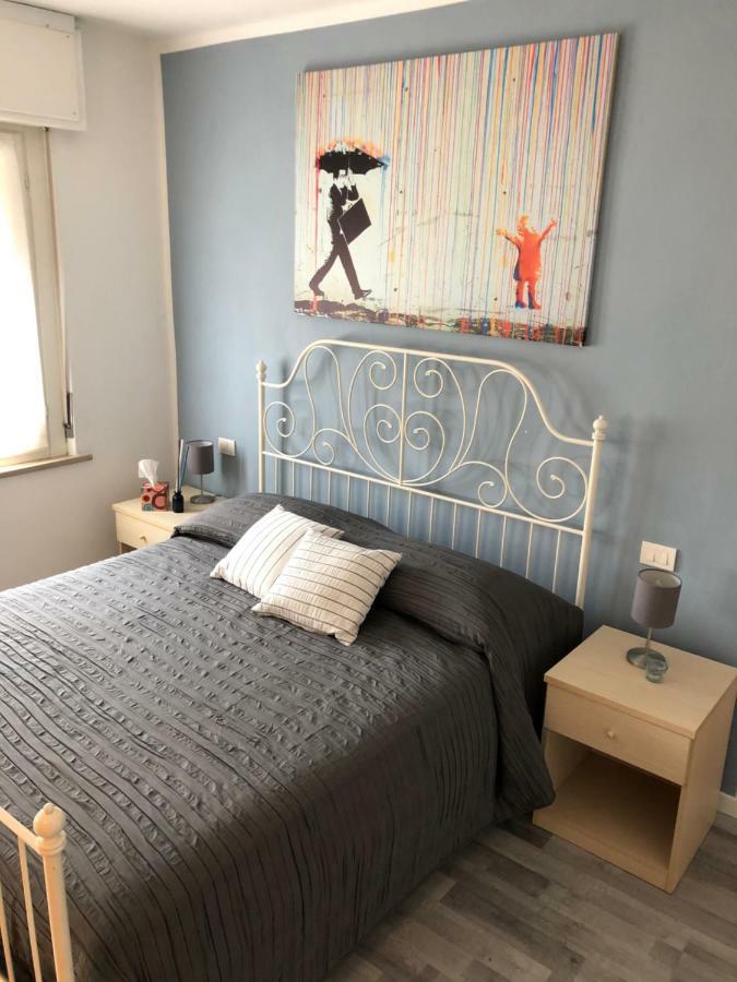 Irides Rooms A Un Passo Dai Parchi Divertimento Lazise Buitenkant foto