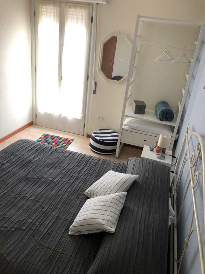 Irides Rooms A Un Passo Dai Parchi Divertimento Lazise Buitenkant foto